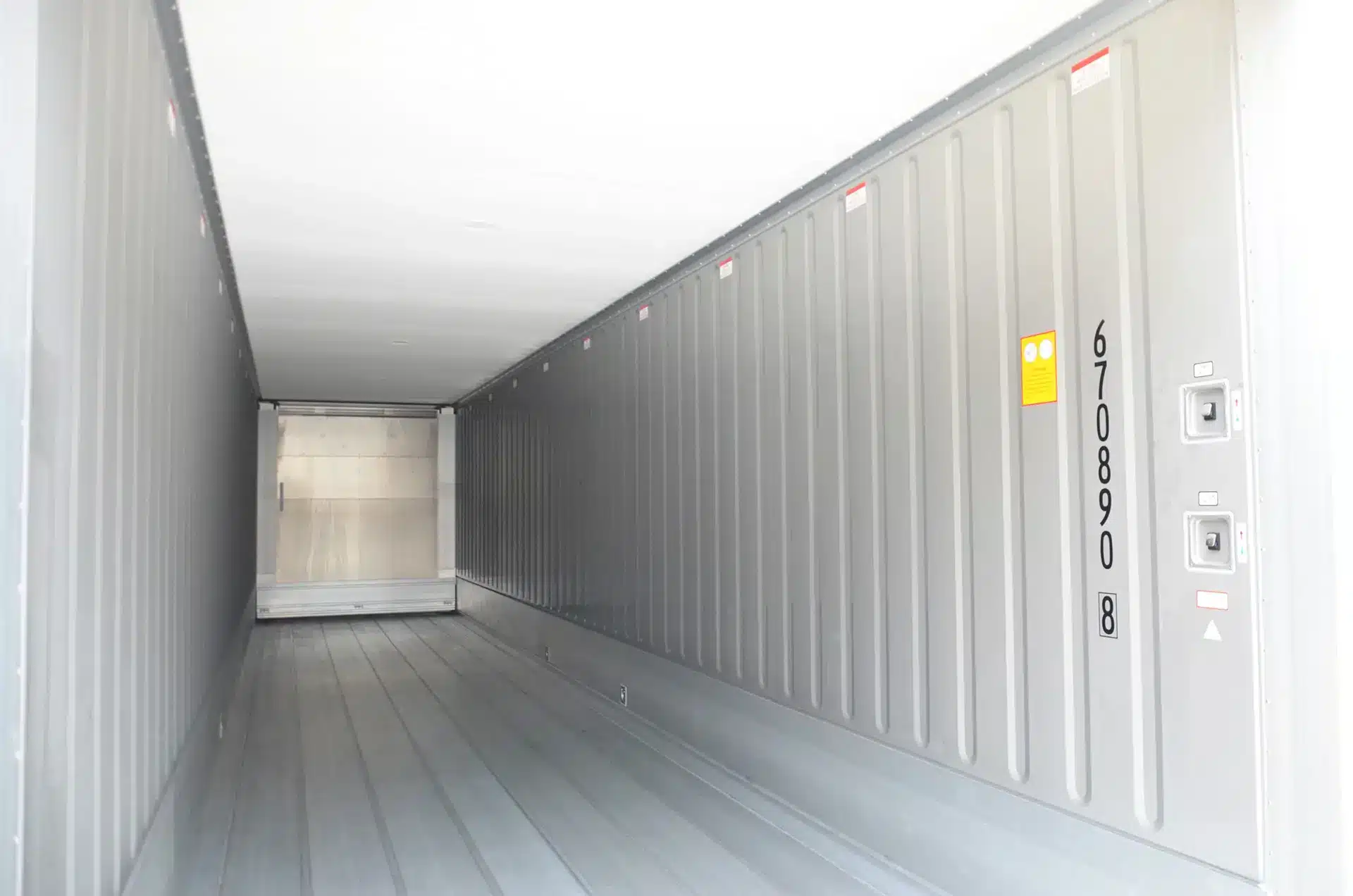 Intérieur d'un conteneur frigorifique neuf en parfait état, vendeur de container reefer pour particulier oi pro